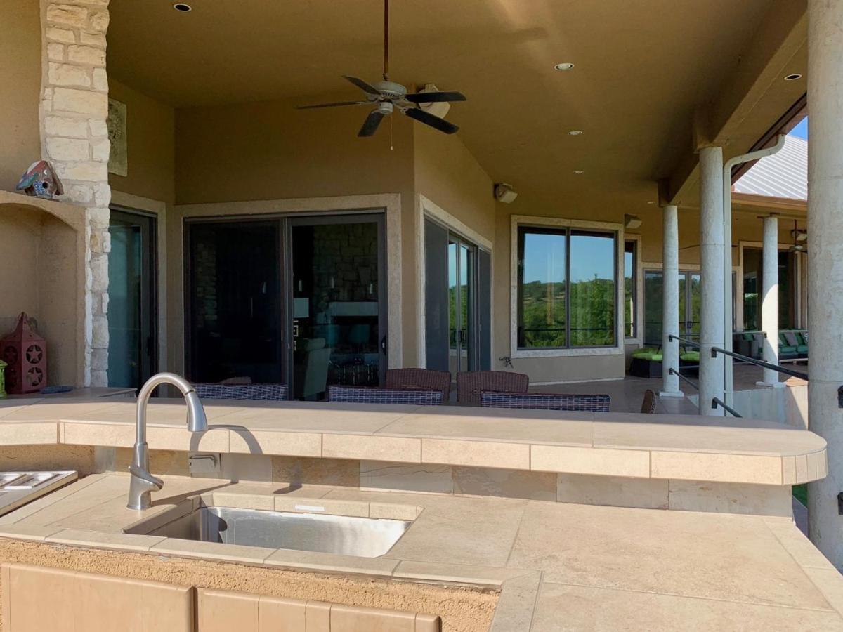 Scenic Hill Country Retreat - Rhino Ranch Villa New Braunfels Exterior photo