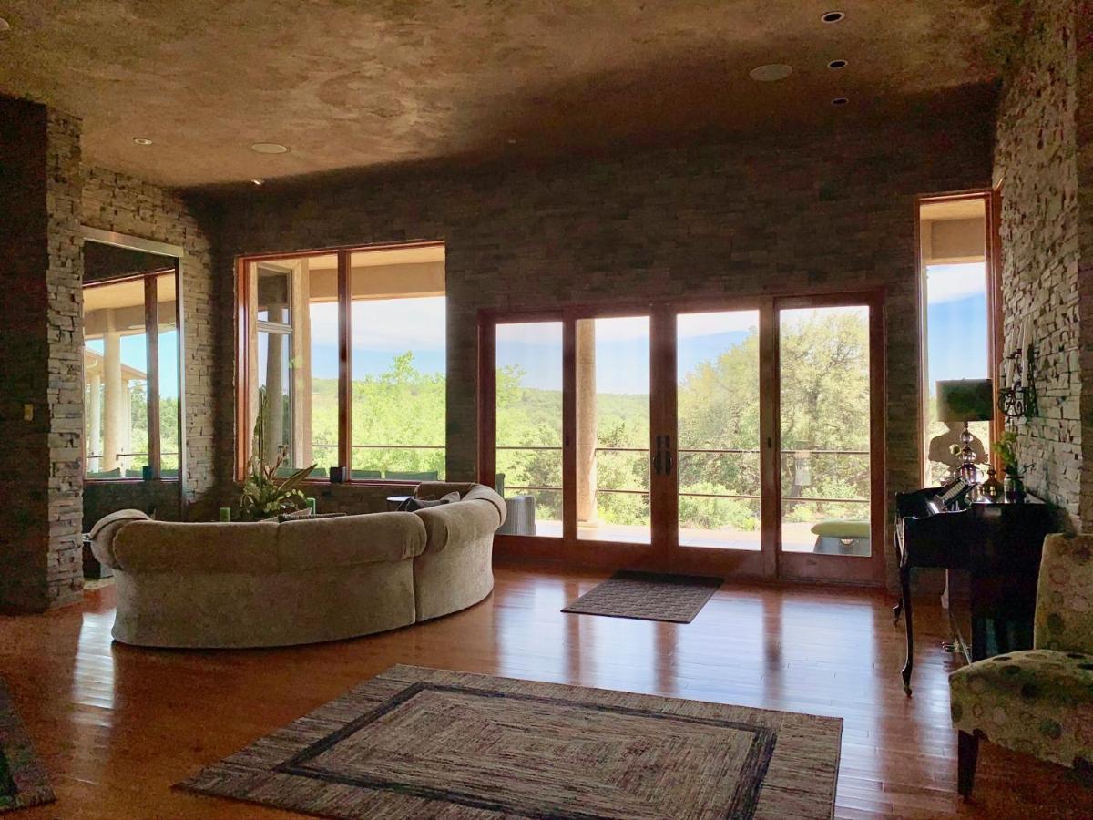 Scenic Hill Country Retreat - Rhino Ranch Villa New Braunfels Exterior photo