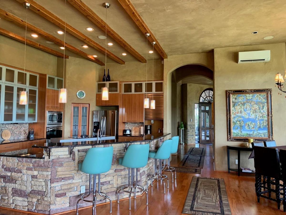Scenic Hill Country Retreat - Rhino Ranch Villa New Braunfels Exterior photo