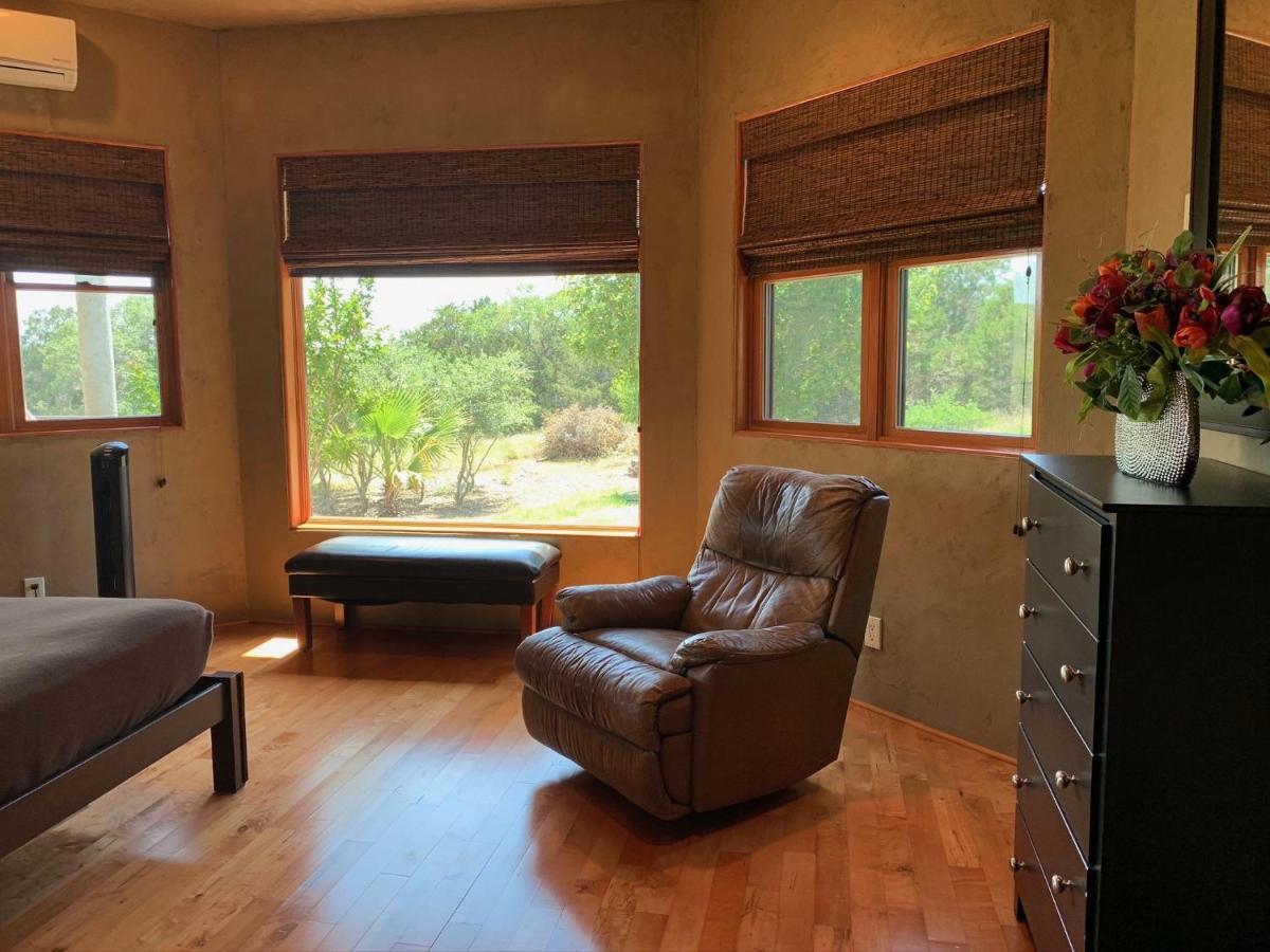 Scenic Hill Country Retreat - Rhino Ranch Villa New Braunfels Exterior photo